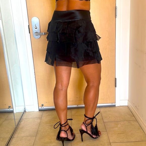 BCBG Maxazria Well Made 4 tier Silk Skirt with Satin Waist & Hidden Zipper - Picture 6 of 6
